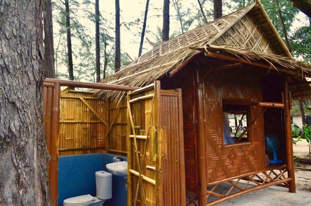 Micky Monkey Beach Hotel Phuket Maikhao Thailand Maikhau-part Kültér fotó