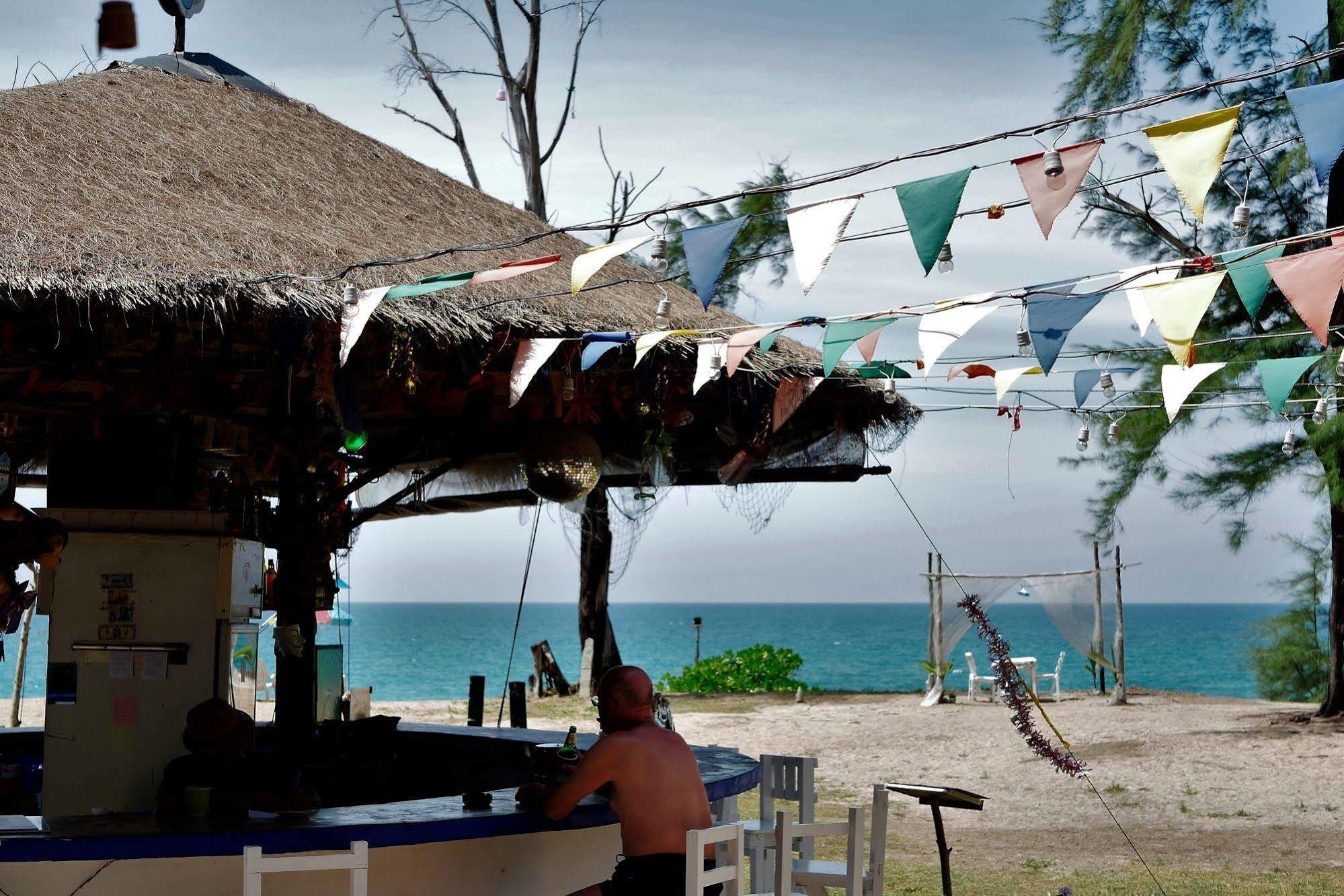 Micky Monkey Beach Hotel Phuket Maikhao Thailand Maikhau-part Kültér fotó