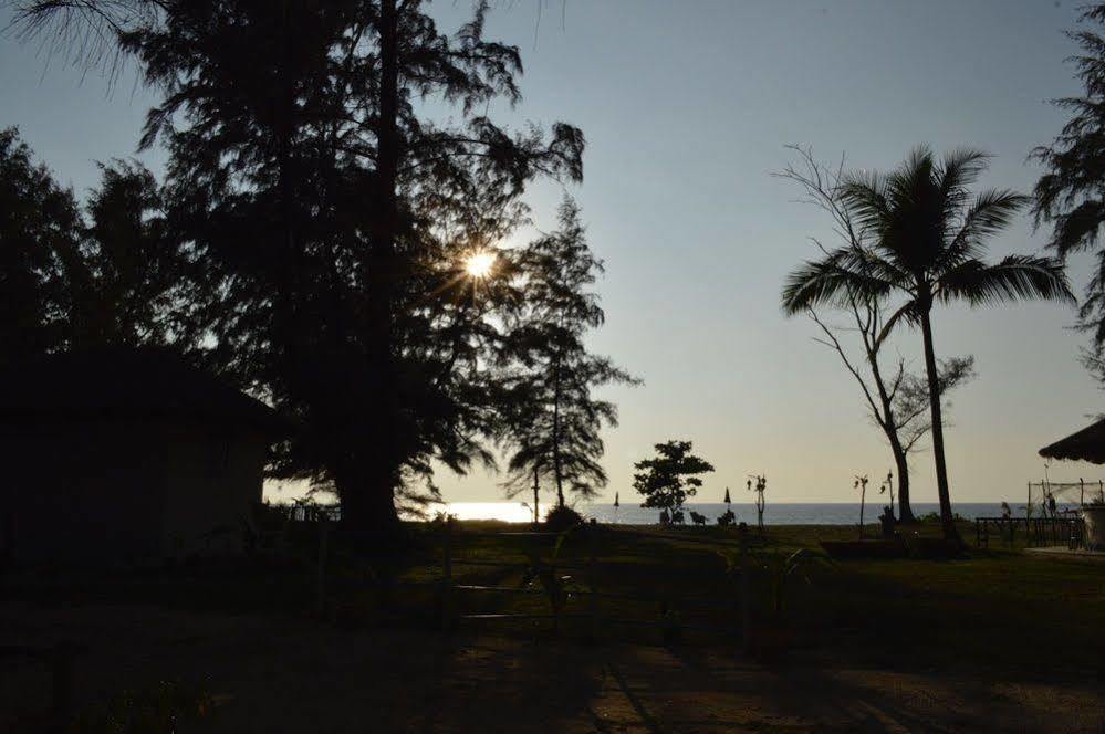 Micky Monkey Beach Hotel Phuket Maikhao Thailand Maikhau-part Kültér fotó