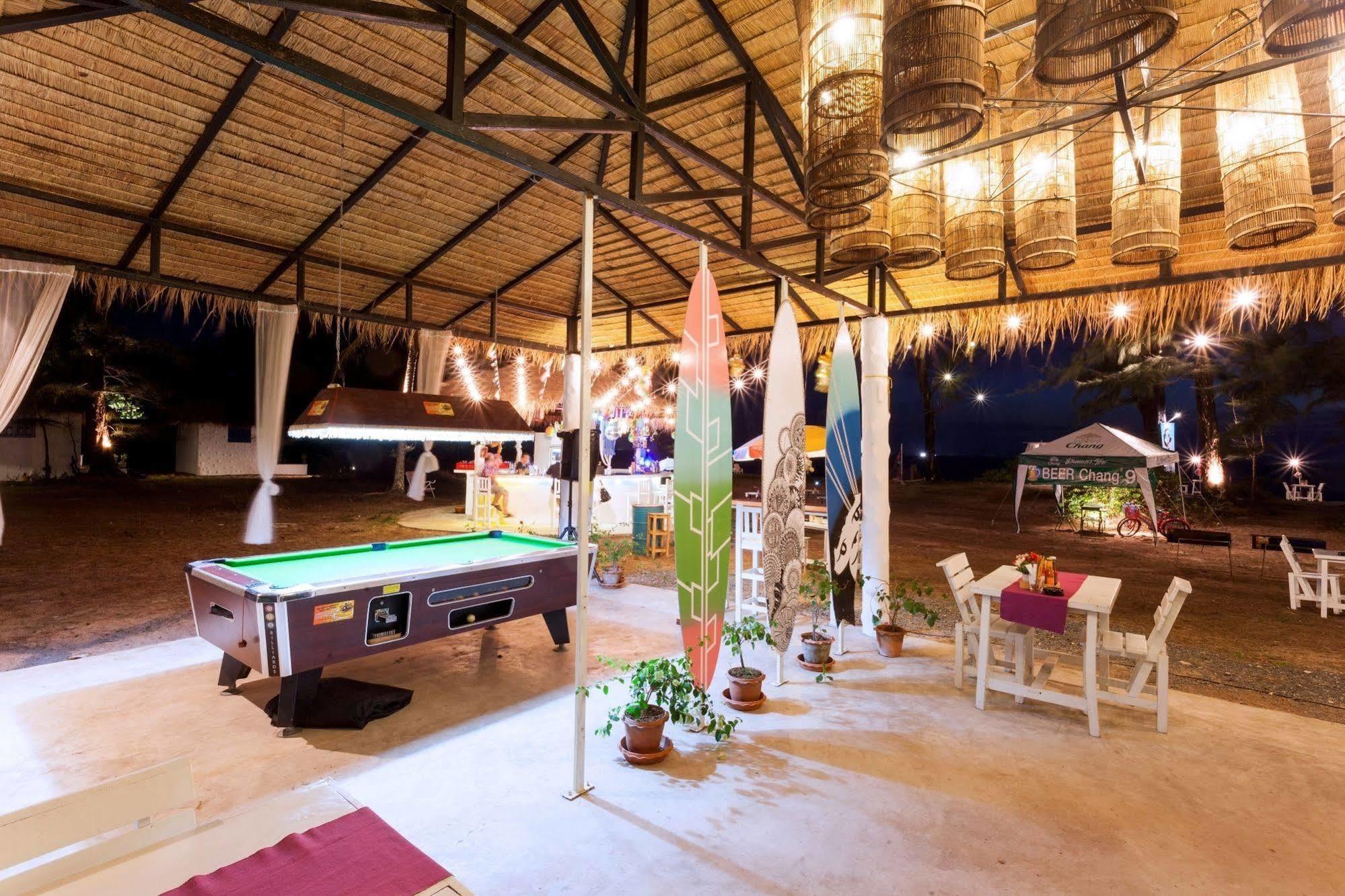 Micky Monkey Beach Hotel Phuket Maikhao Thailand Maikhau-part Kültér fotó